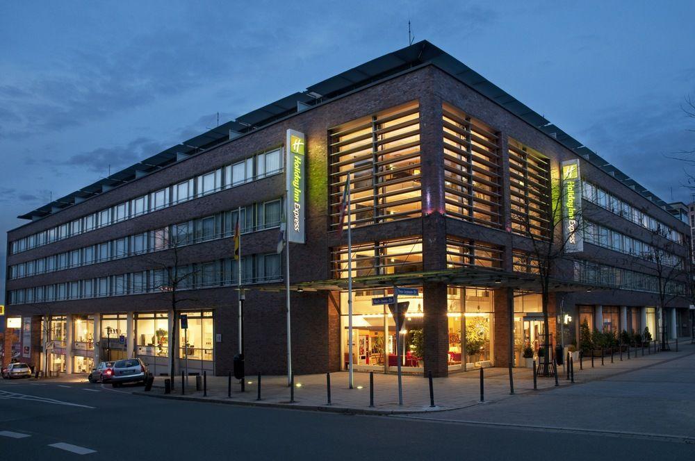 Holiday Inn Express Essen - City Centre Exterior foto